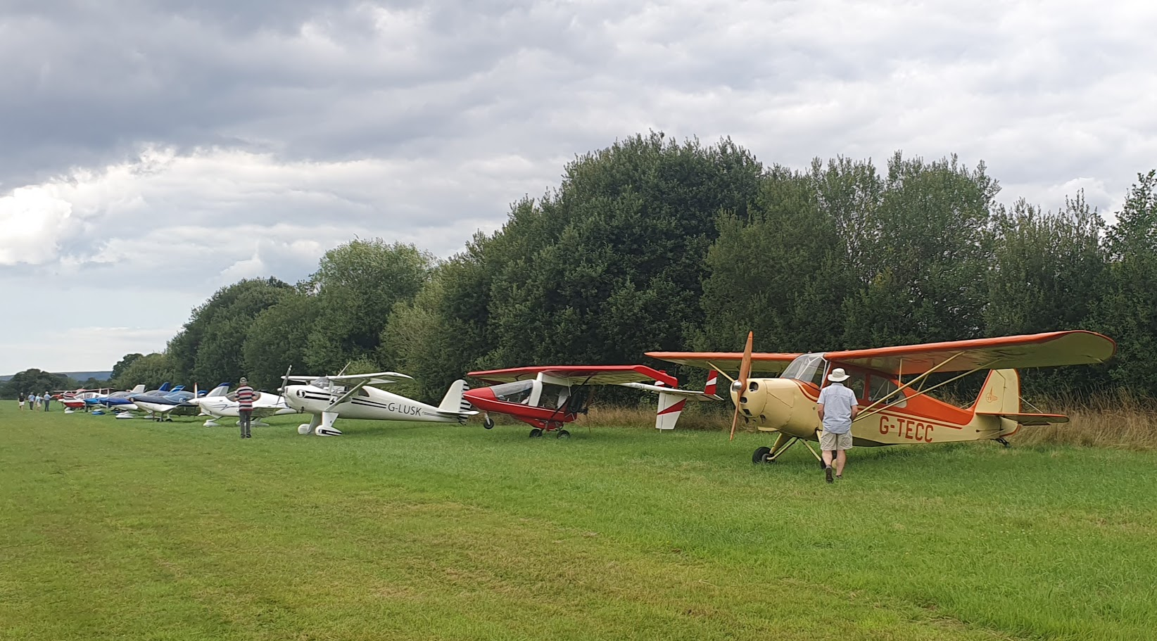 Picnic and Fly In at Tony Palmer's Farm